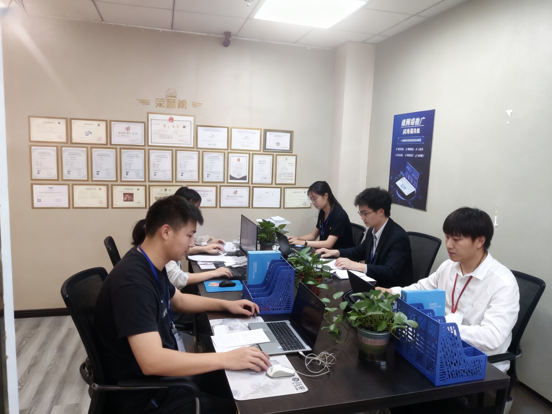 公司实拍：团队沟通与协作场景